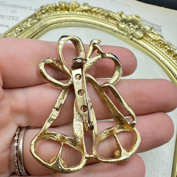 Vintage Gerry’s Christmas Bells Gold Tone Brooch Pin - Picture 2 of 3